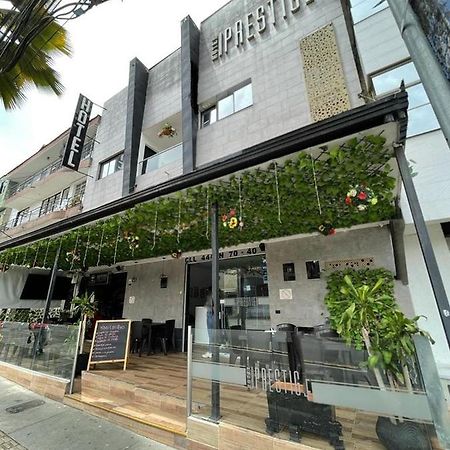 Hotel Prestige 메딜린 외부 사진