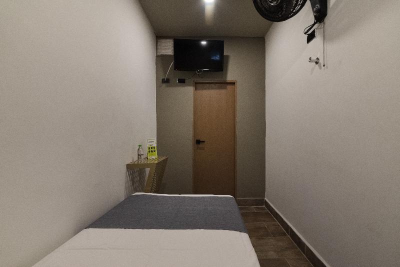 Hotel Prestige 메딜린 외부 사진