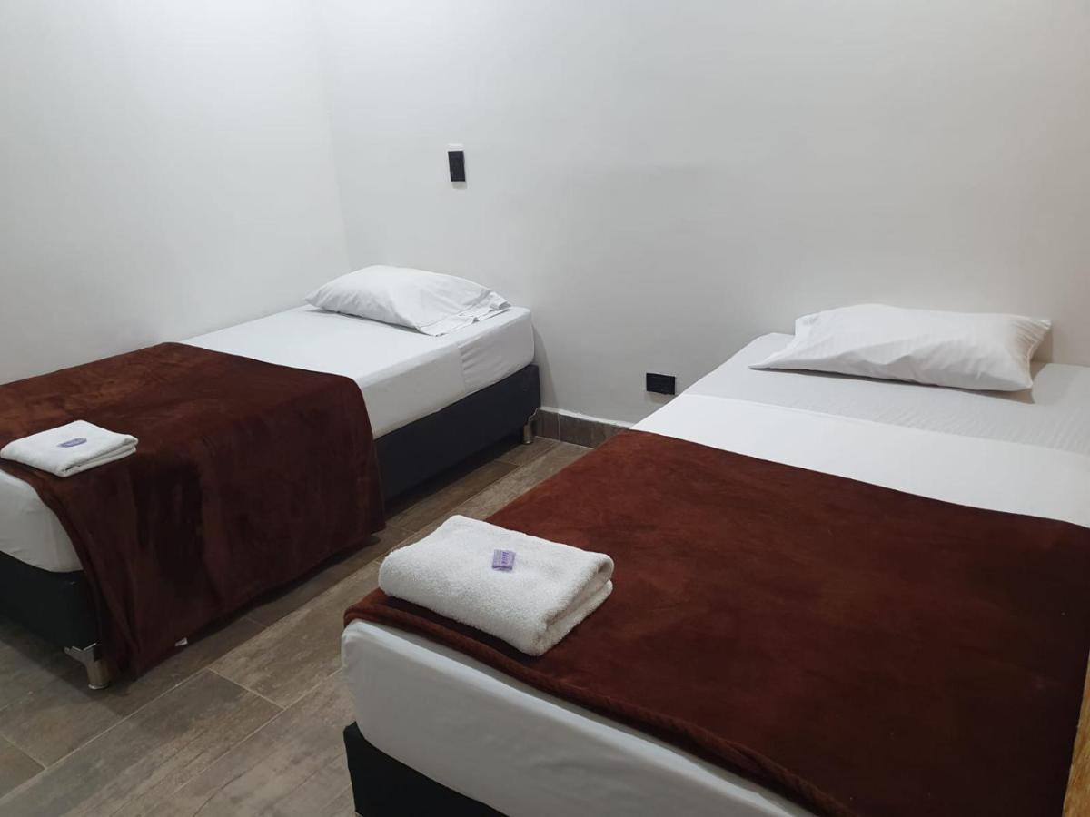 Hotel Prestige 메딜린 외부 사진