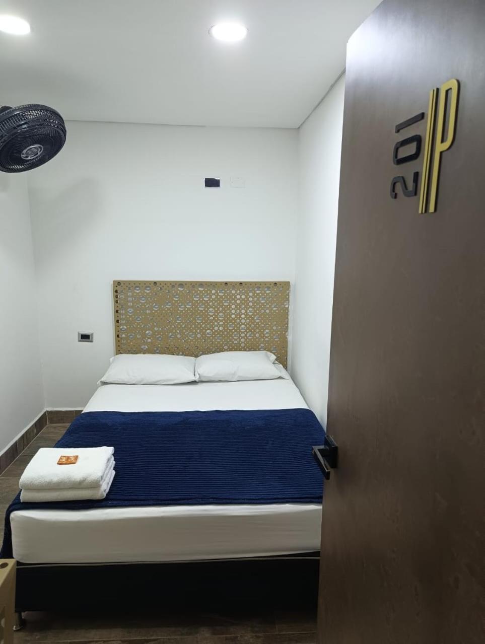 Hotel Prestige 메딜린 외부 사진