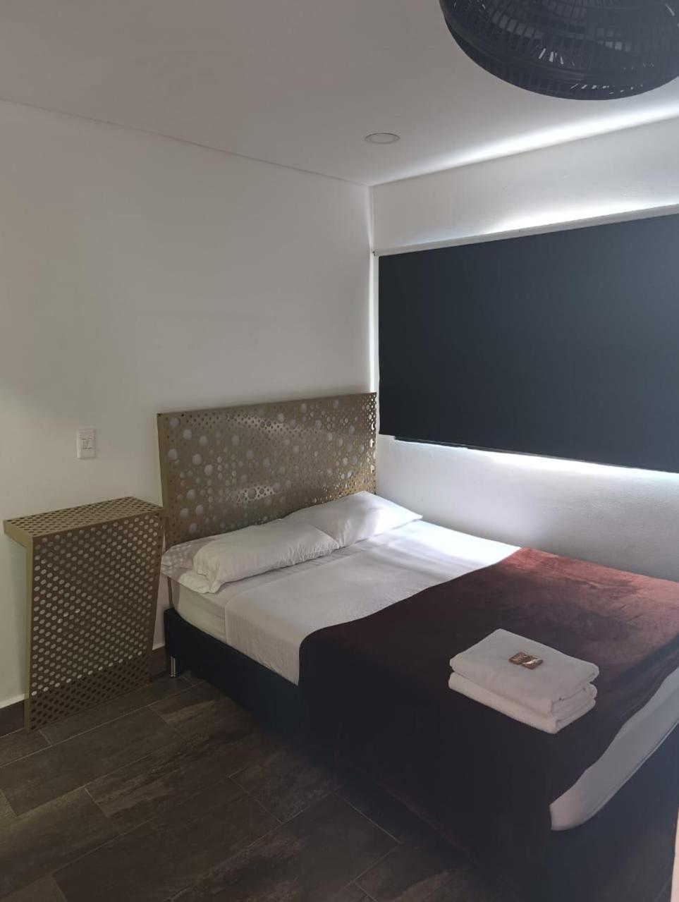 Hotel Prestige 메딜린 외부 사진