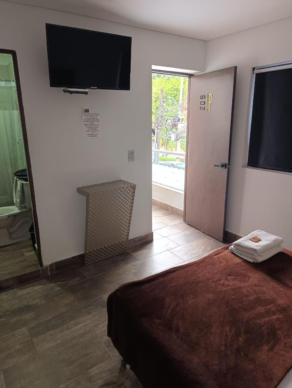 Hotel Prestige 메딜린 외부 사진