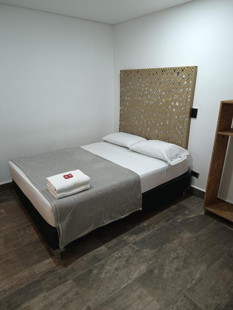 Hotel Prestige 메딜린 외부 사진