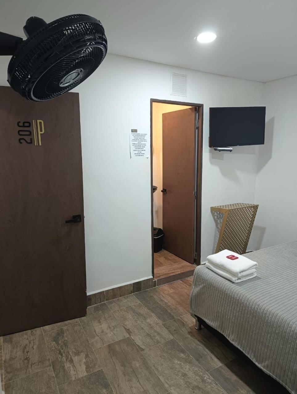 Hotel Prestige 메딜린 외부 사진