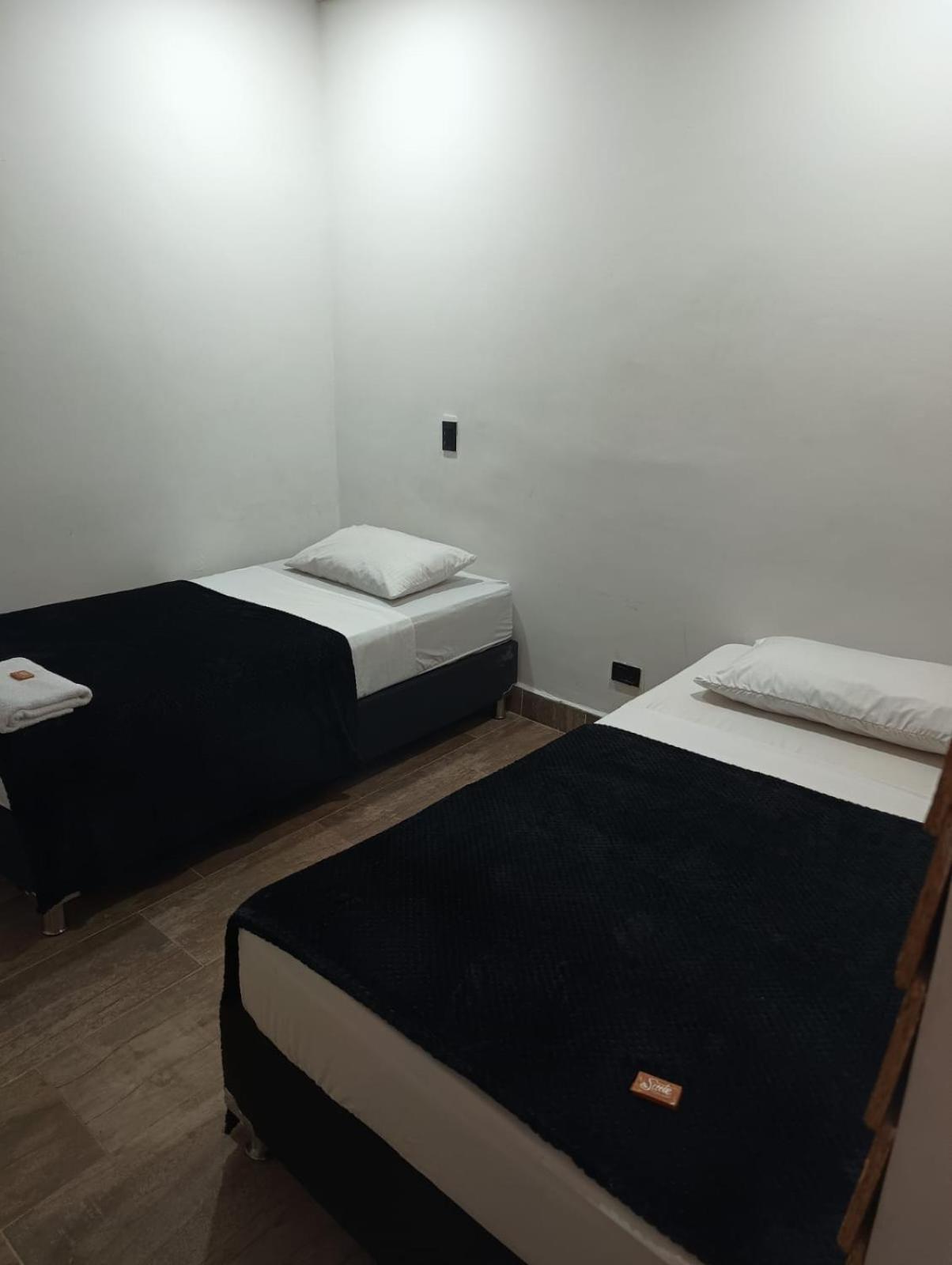 Hotel Prestige 메딜린 외부 사진