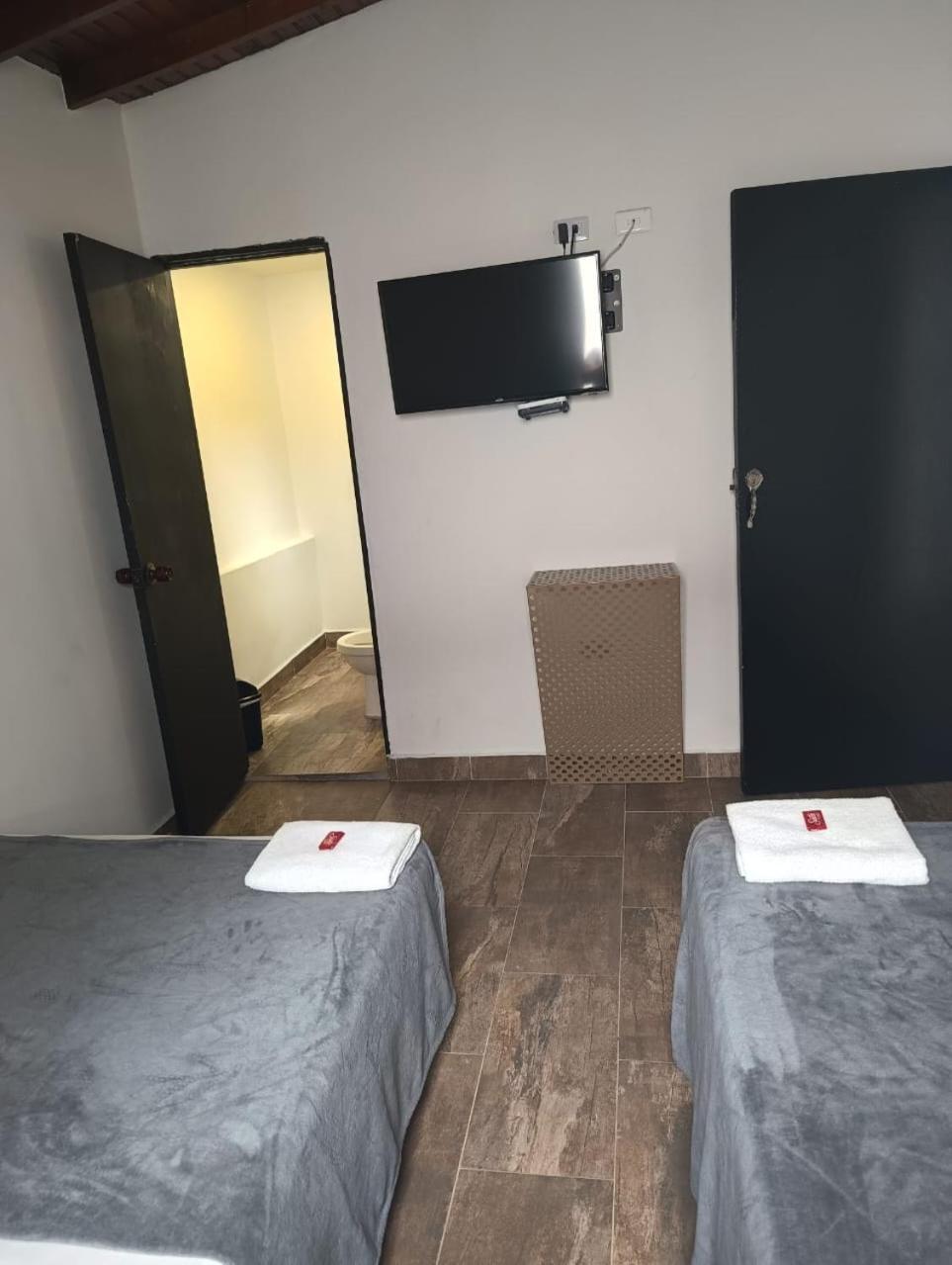 Hotel Prestige 메딜린 외부 사진